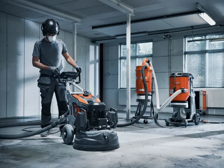 Brušenje betonskih tal s strojem Husqvarna